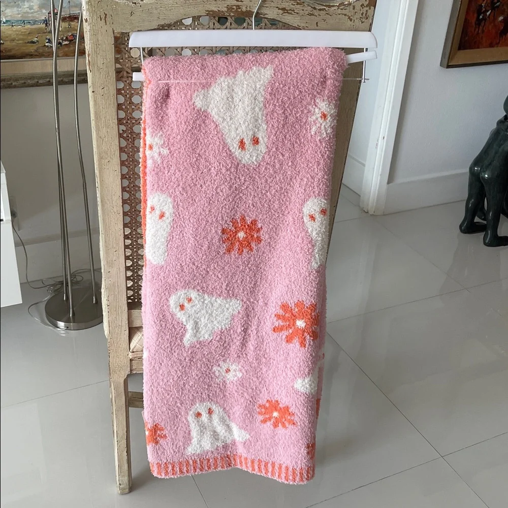 Novogratz Halloween Pink/White/Orange Ghost and Flower Decorative Throw Blanket